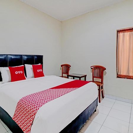 Capital O 90407 Wisma Bahtera Hotel Cirebon Kültér fotó