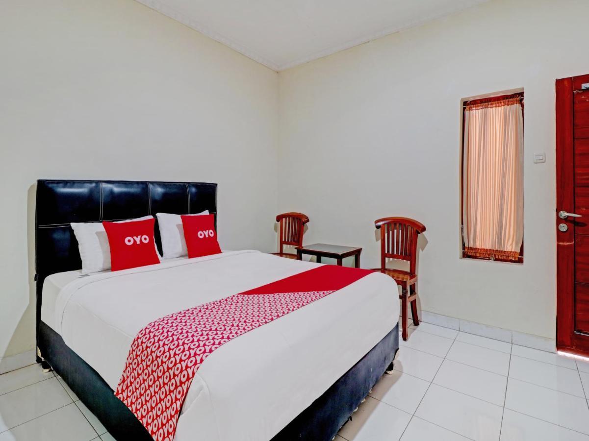 Capital O 90407 Wisma Bahtera Hotel Cirebon Kültér fotó