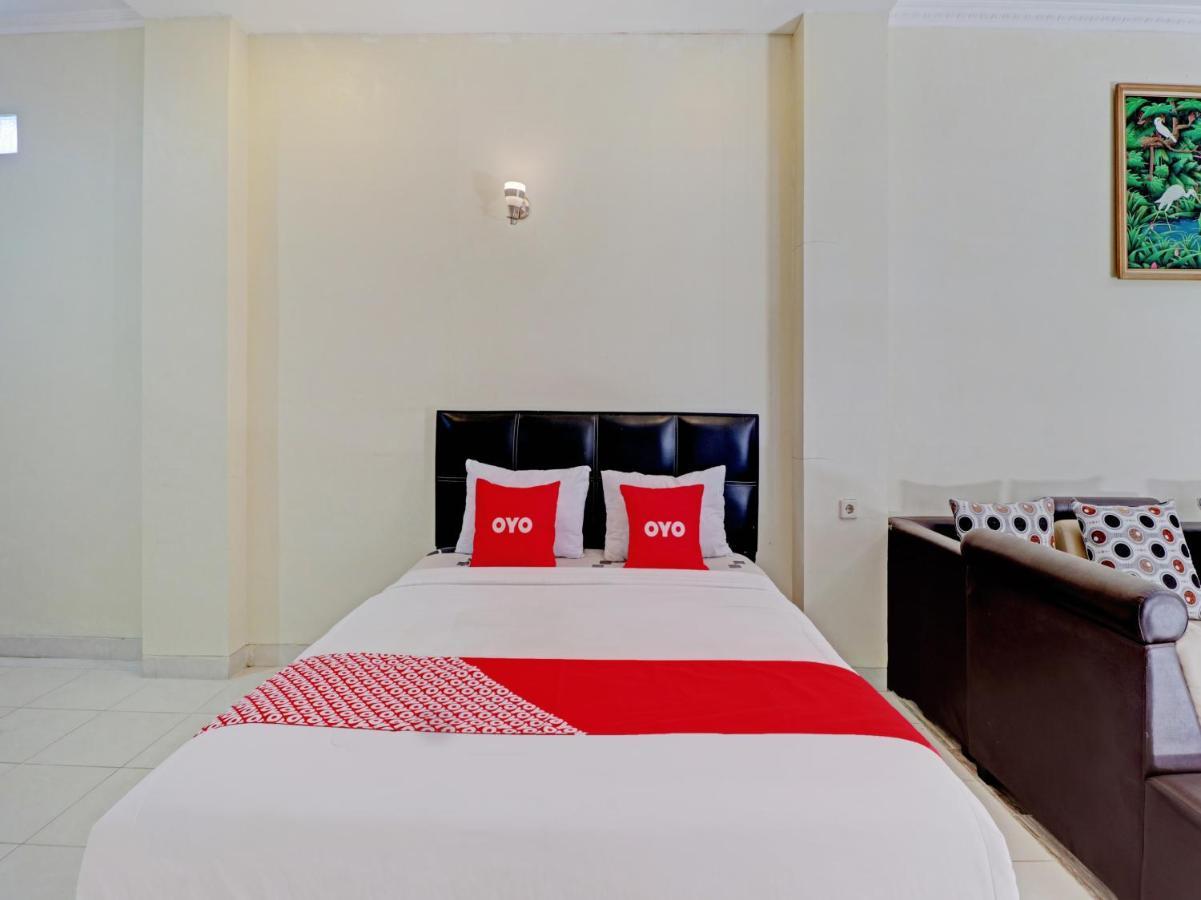 Capital O 90407 Wisma Bahtera Hotel Cirebon Kültér fotó