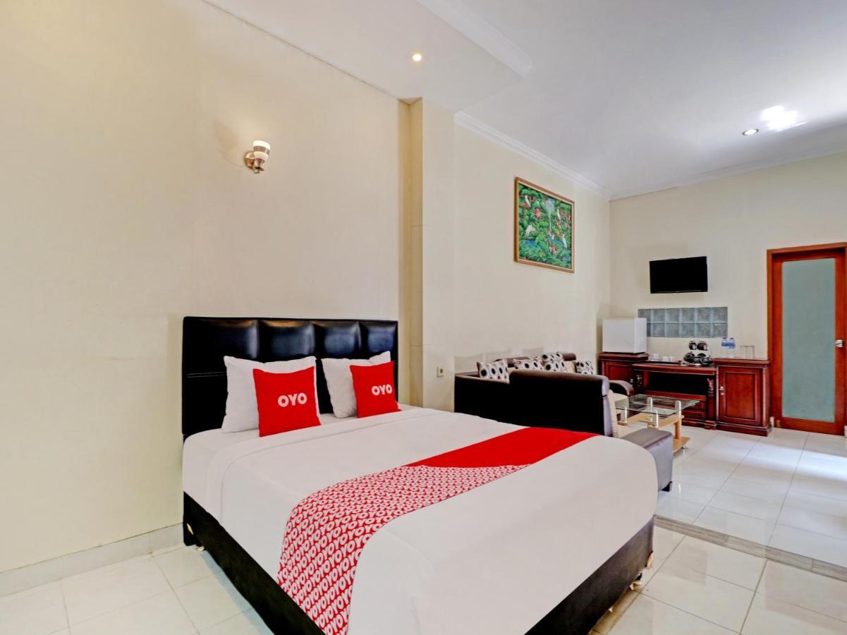 Capital O 90407 Wisma Bahtera Hotel Cirebon Kültér fotó