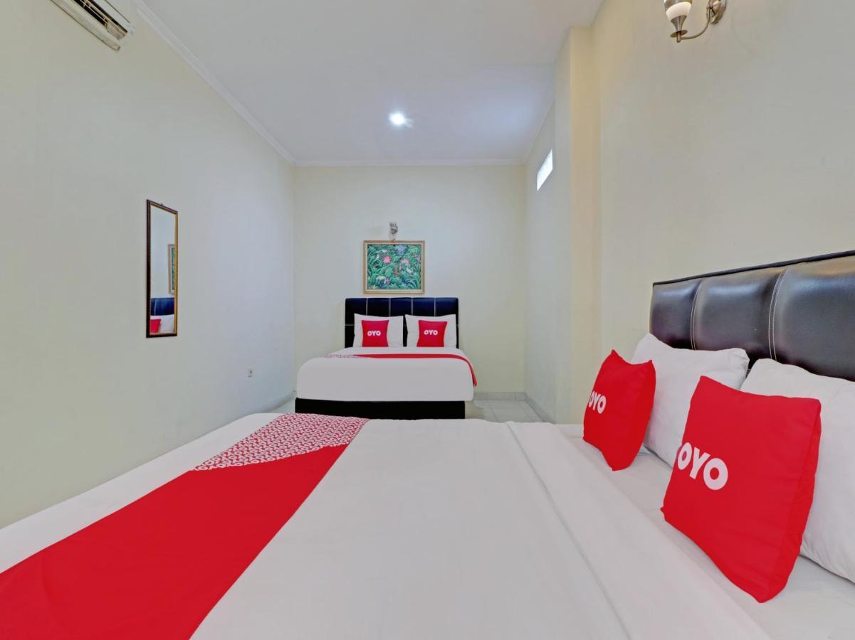 Capital O 90407 Wisma Bahtera Hotel Cirebon Kültér fotó