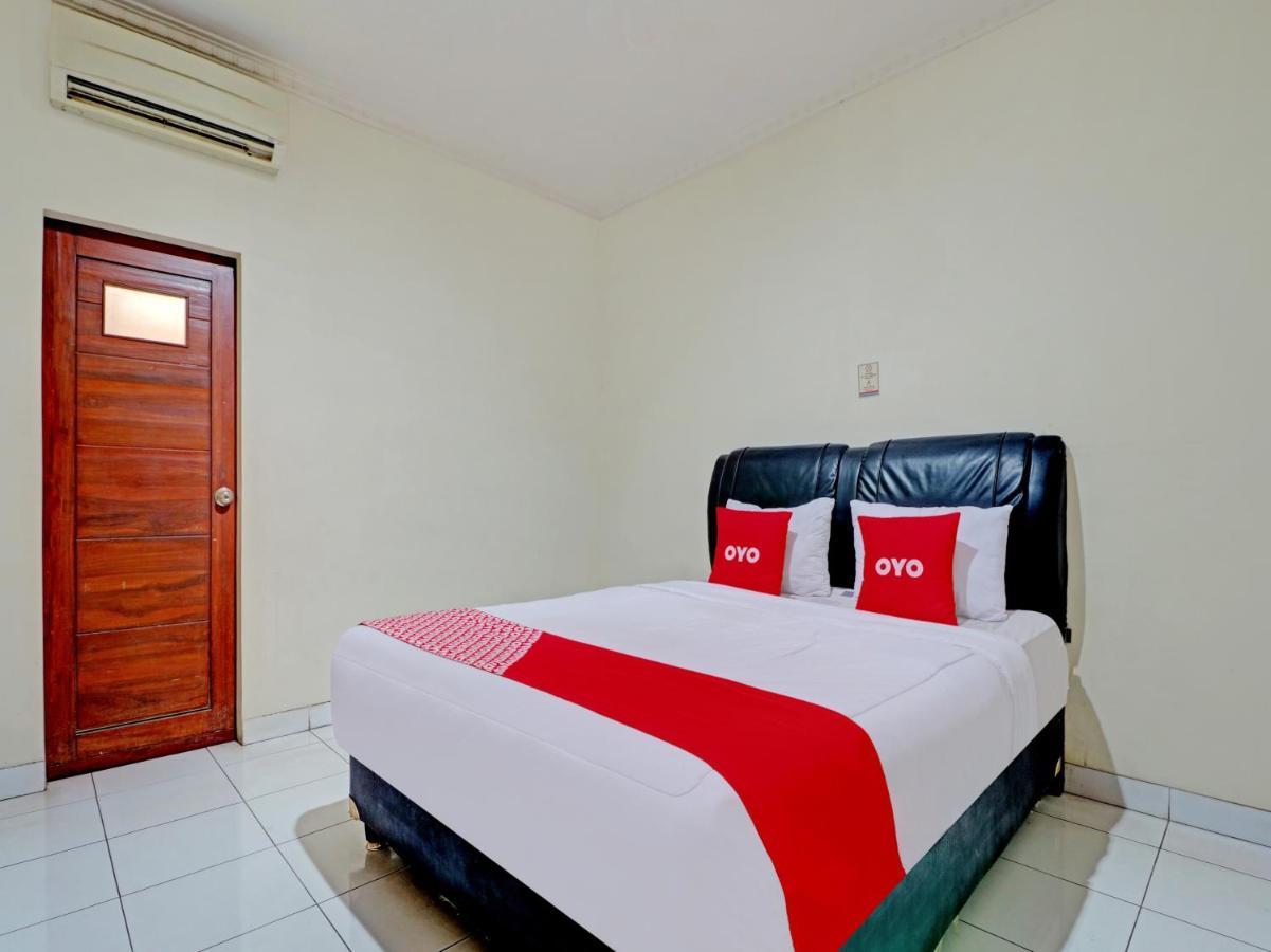 Capital O 90407 Wisma Bahtera Hotel Cirebon Kültér fotó