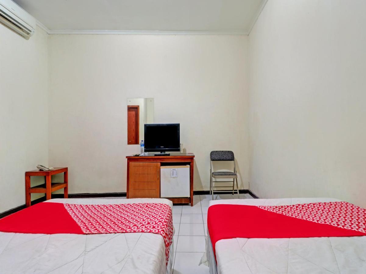 Capital O 90407 Wisma Bahtera Hotel Cirebon Kültér fotó