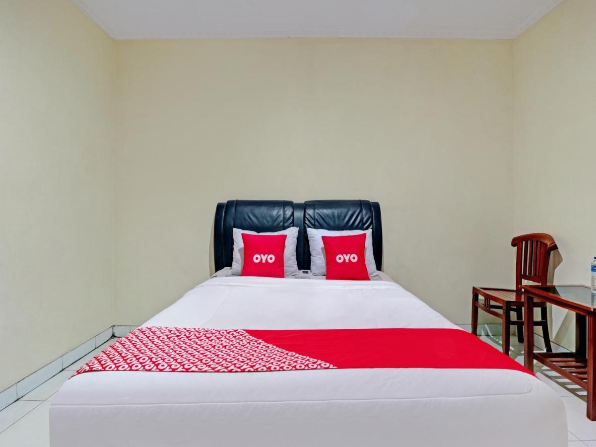 Capital O 90407 Wisma Bahtera Hotel Cirebon Kültér fotó