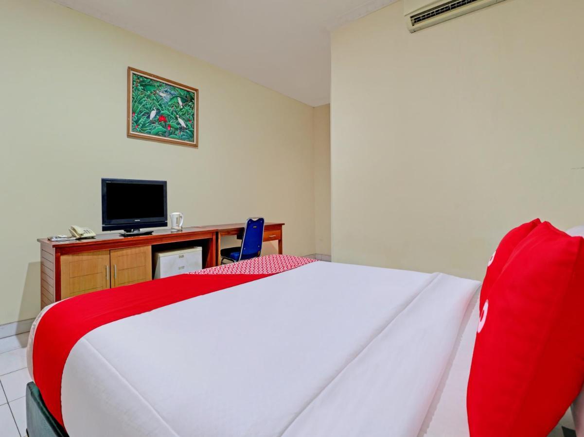 Capital O 90407 Wisma Bahtera Hotel Cirebon Kültér fotó