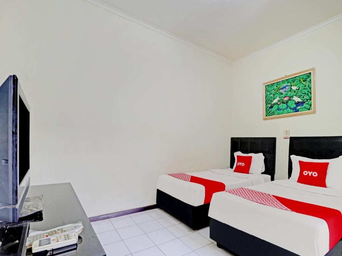 Capital O 90407 Wisma Bahtera Hotel Cirebon Kültér fotó