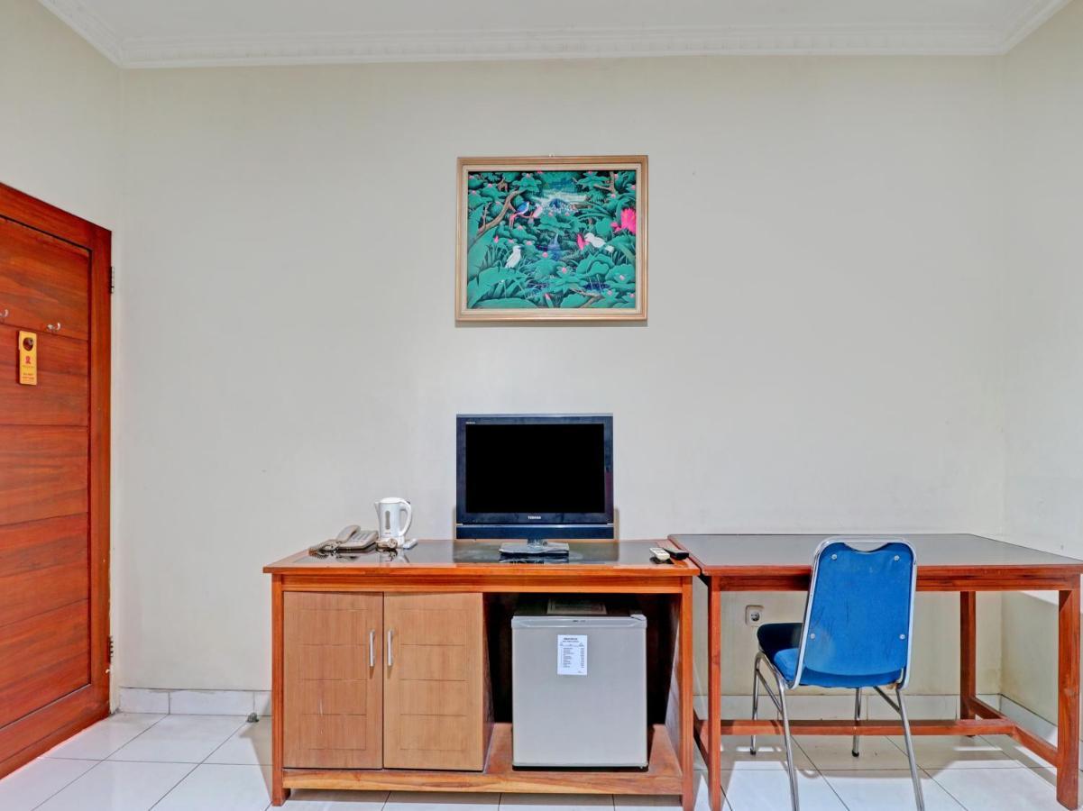 Capital O 90407 Wisma Bahtera Hotel Cirebon Kültér fotó