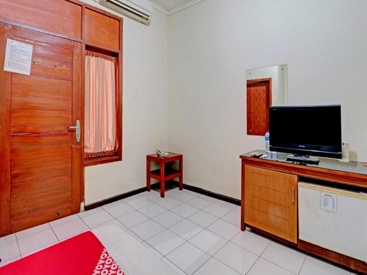 Capital O 90407 Wisma Bahtera Hotel Cirebon Kültér fotó
